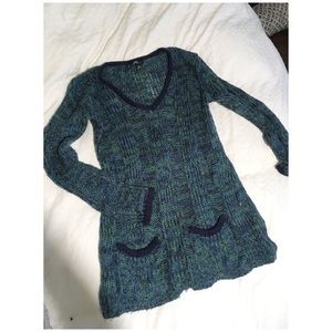 Beautiful, comfortable knit tunic/sweater
